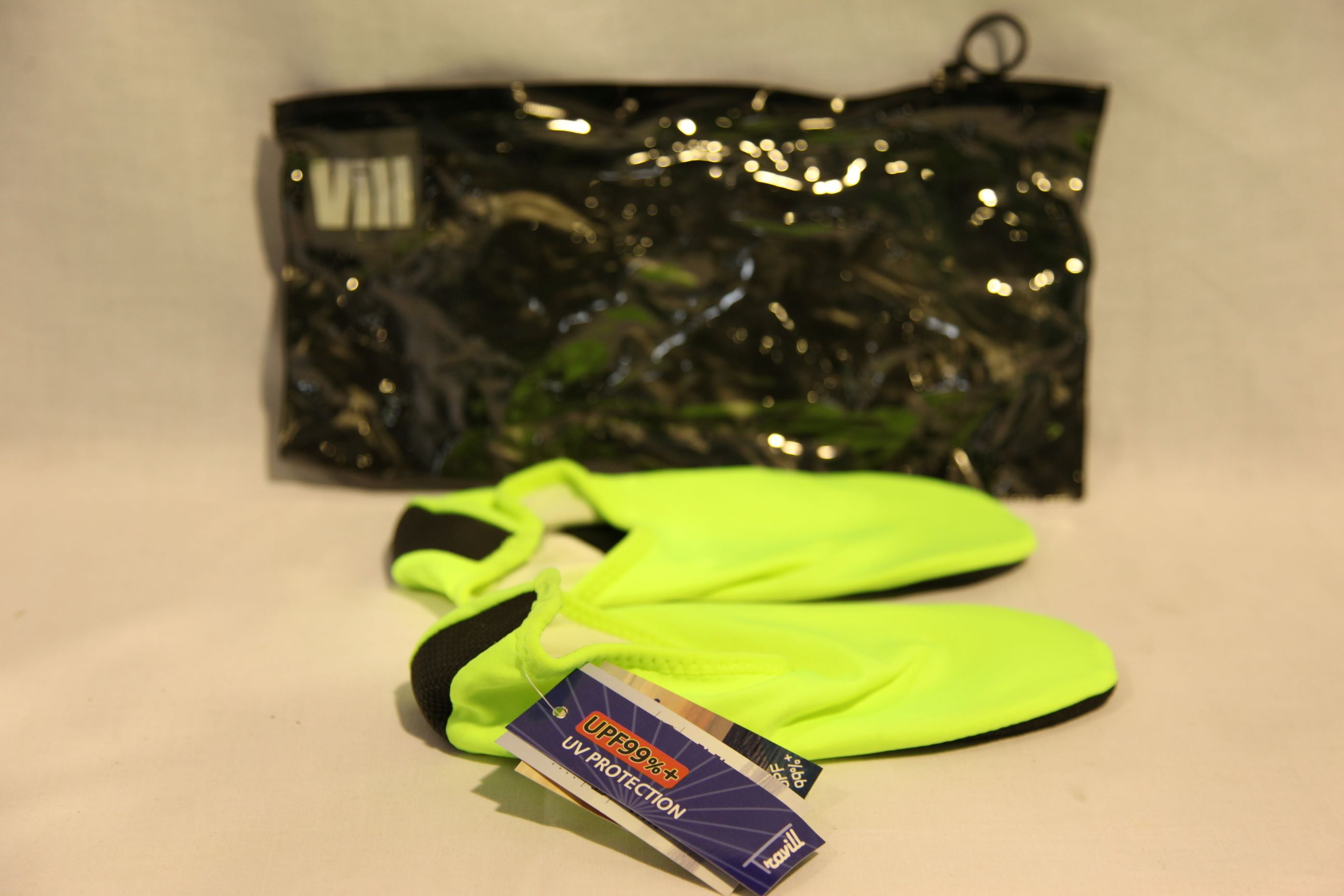 0680★アクアシューズ NEON M(21.0~23.0)ウォーター、マリン、プール、ヨガ、サーフィン、シュノーケリング ビーチサンダル