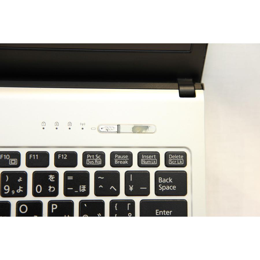 0086★FUJITSU ノートパソコン LIFEBOOK S937/R FMVS08001